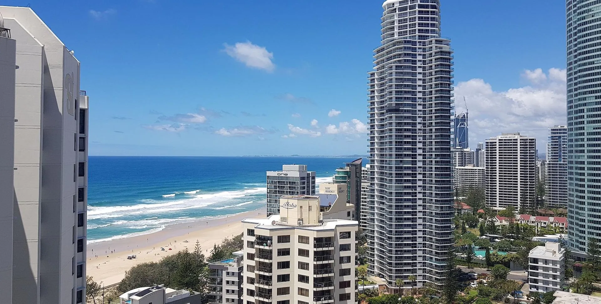 Beachcomber Resort - Official Gold Coast